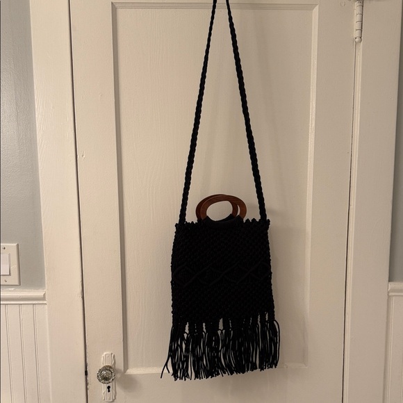 Danielle Nicole Black Fringe Crossbody Bag Wood Knit Beach Resort - Picture 2 of 5